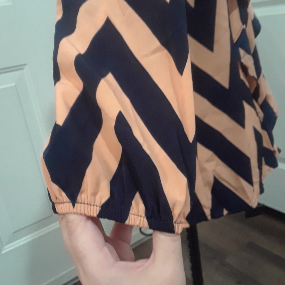 Moa Moa Blue & Peach‎ Chevron Bow Flowy Top - Picture 4 of 9
